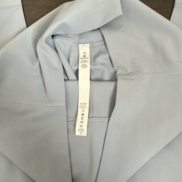 LULULEMON LEGGINGS BRAND NEW WITH TAGS. - Picture 2 of 3